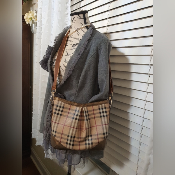 BURBERRY NOVA Check 🤎🌱🌼METALLIC bronze leather trim Bag. - Picture 2 of 12